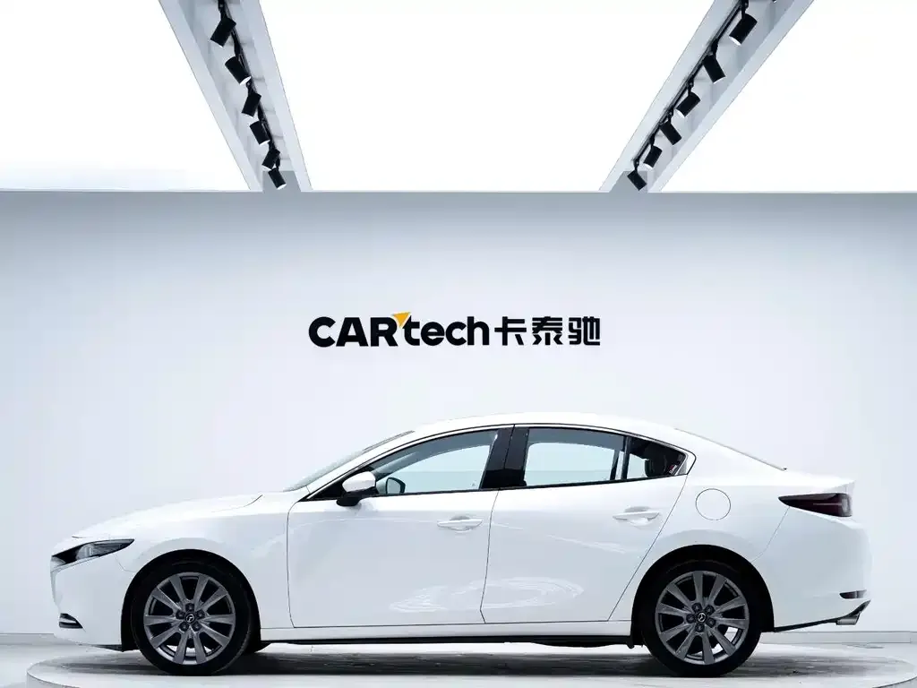 Mazda 3 Axela — фото 3