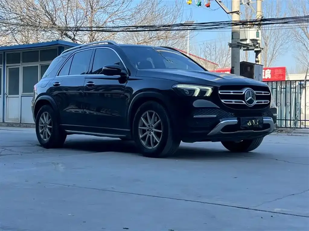 Mercedes-Benz GLE — фото 1