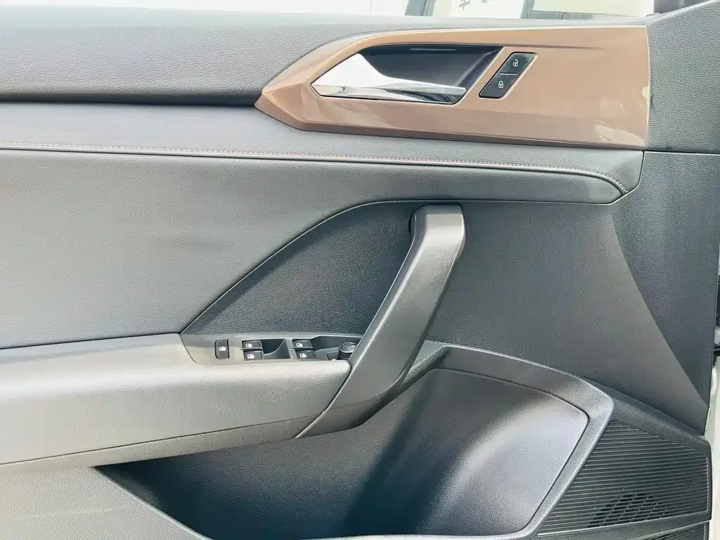 Volkswagen Tharu — фото 3
