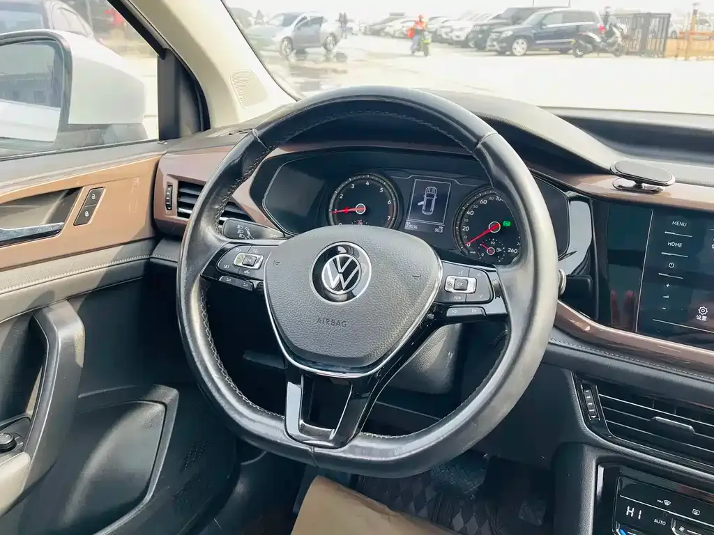 Volkswagen Tharu — фото 10