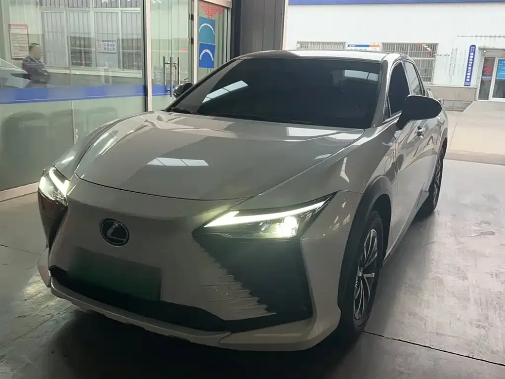 Lexus RZ — фото 3