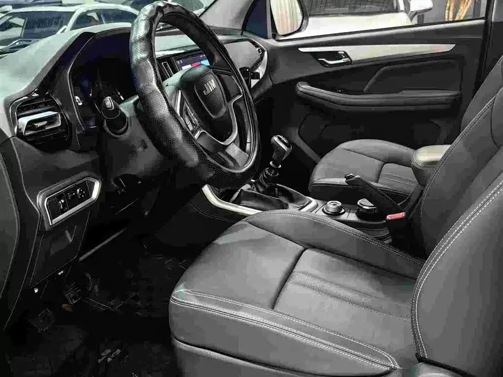 Isuzu RE-MAX — фото 2
