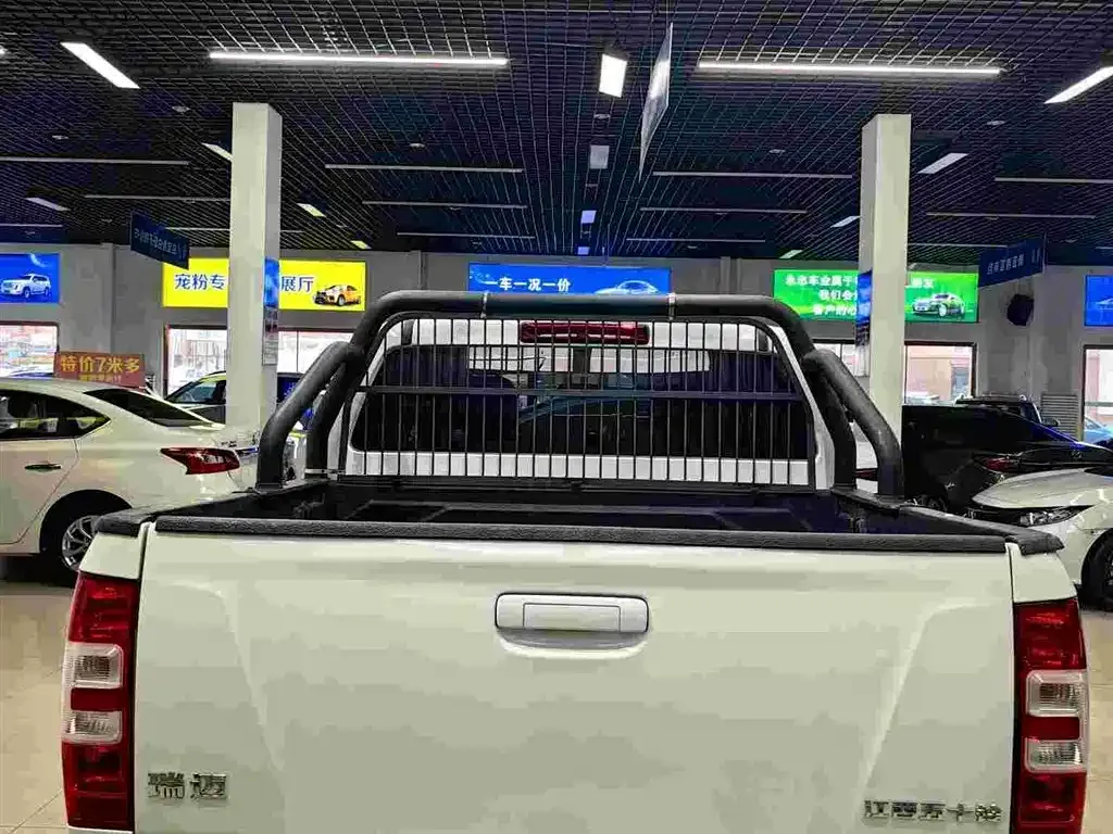 Isuzu RE-MAX — фото 7
