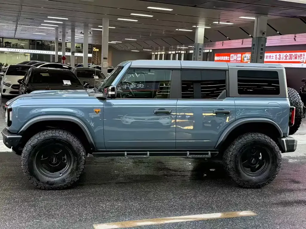 Ford Bronco — фото 10