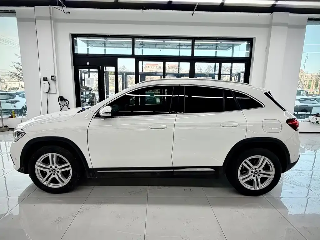 Mercedes-Benz GLA — фото 8