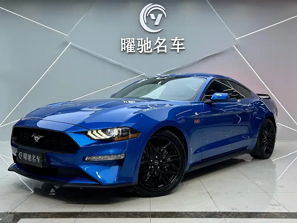Ford Mustang — фото 1