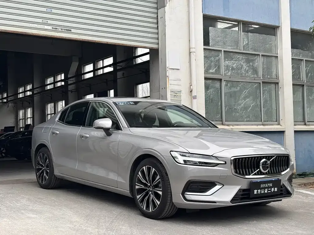 Volvo S60 — фото 4