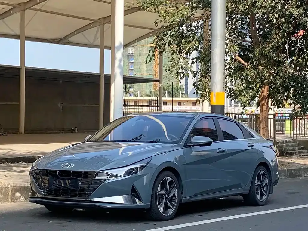 Hyundai Elantra — фото 5