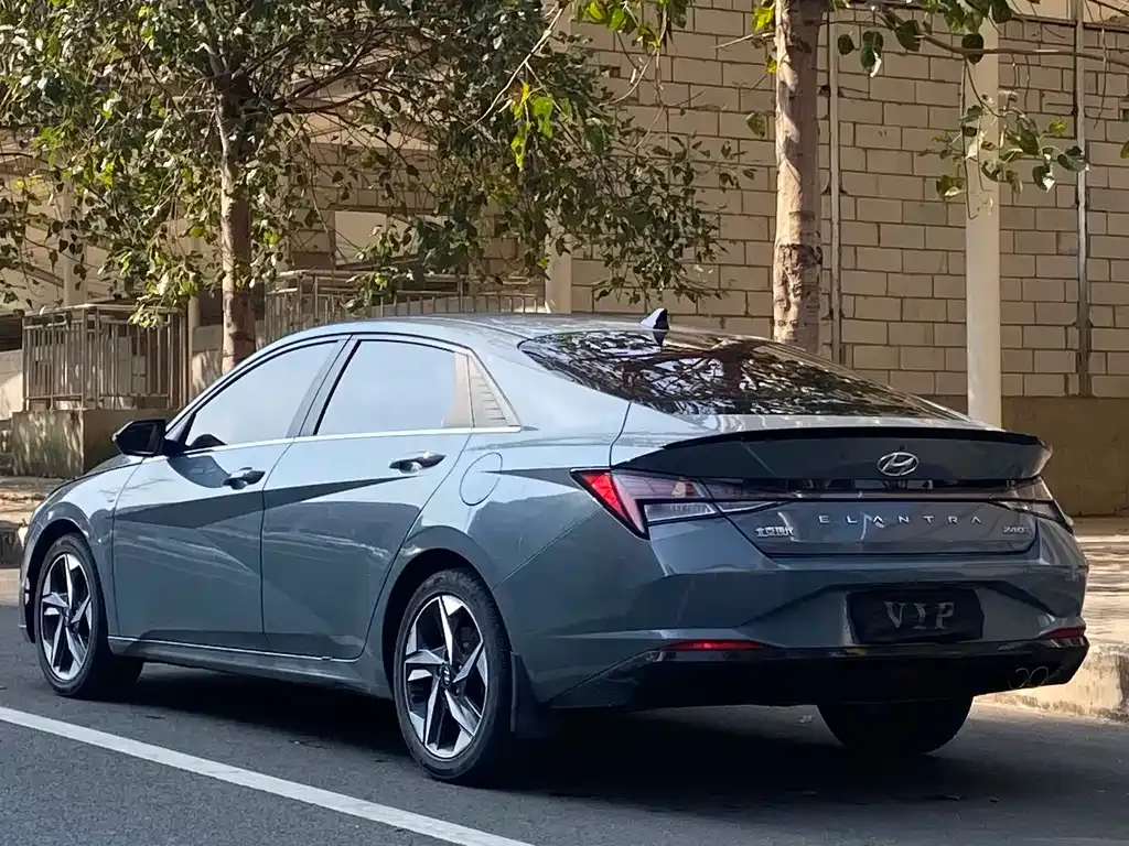 Hyundai Elantra — фото 10