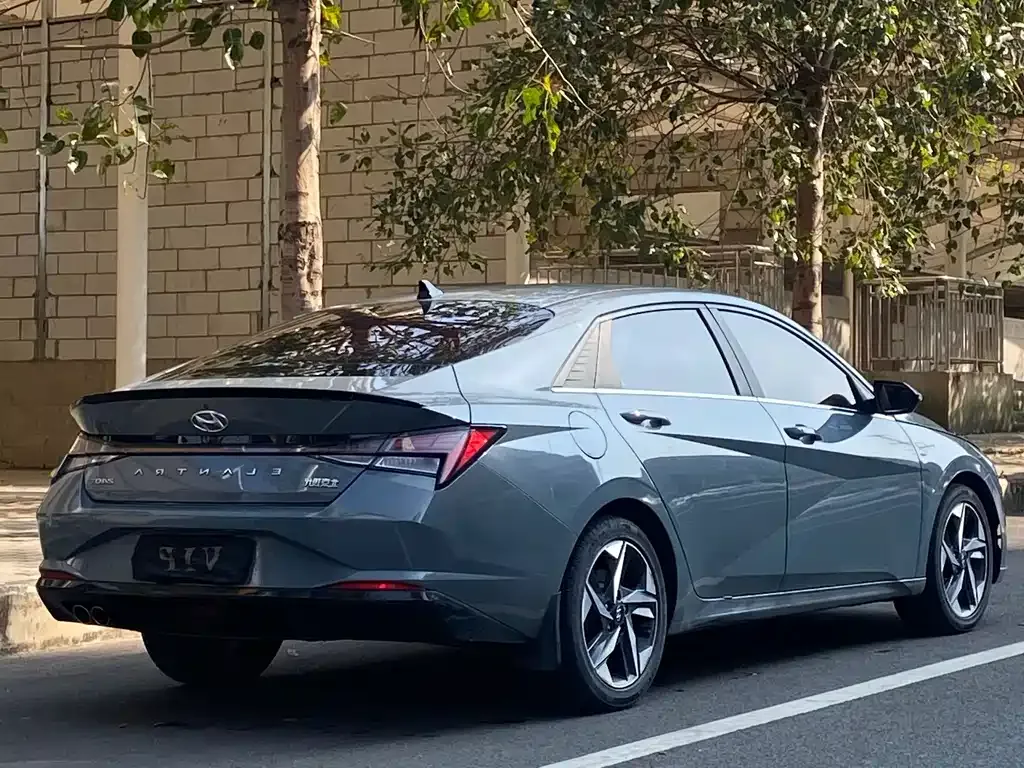 Hyundai Elantra — фото 8