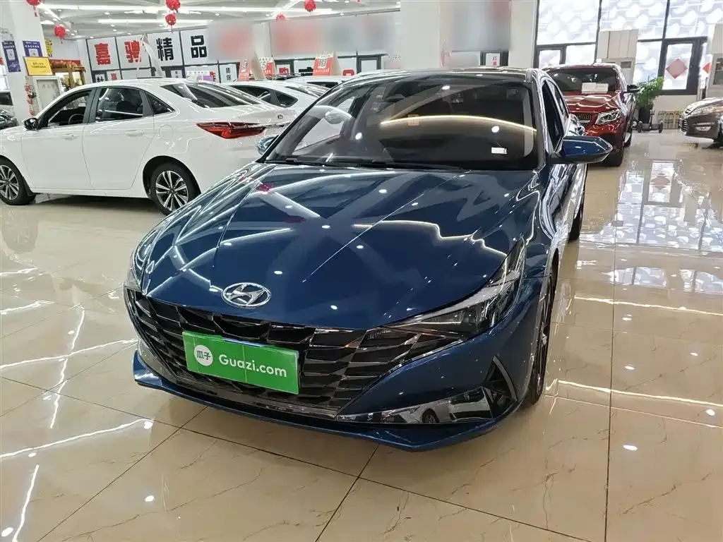 Hyundai Elantra — фото 1