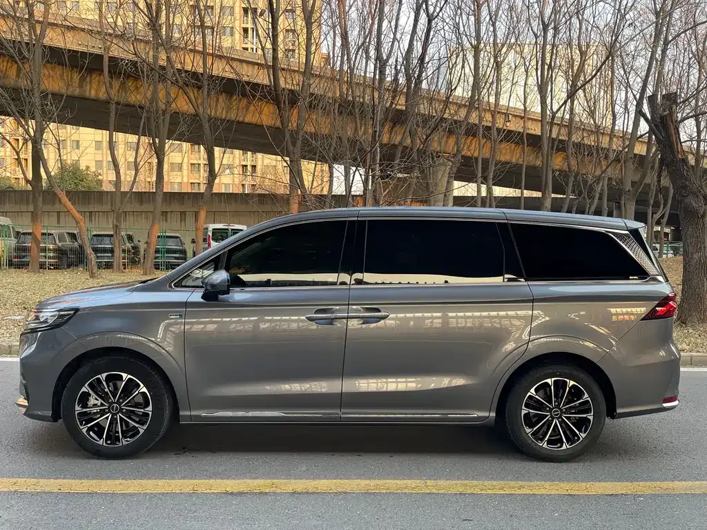 Roewe iMAX8 — фото 5