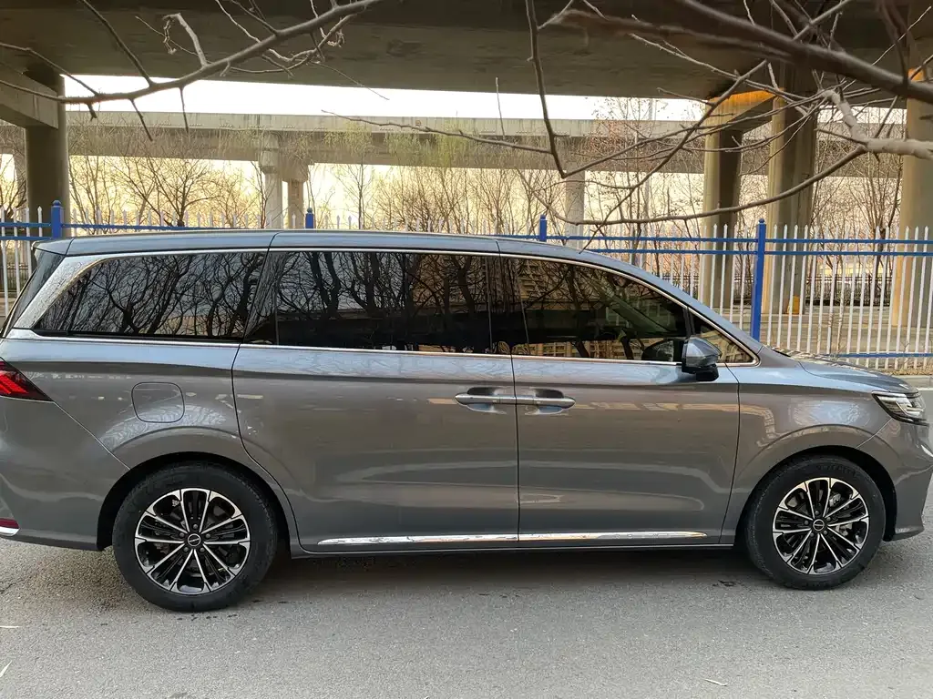 Roewe iMAX8 — фото 6