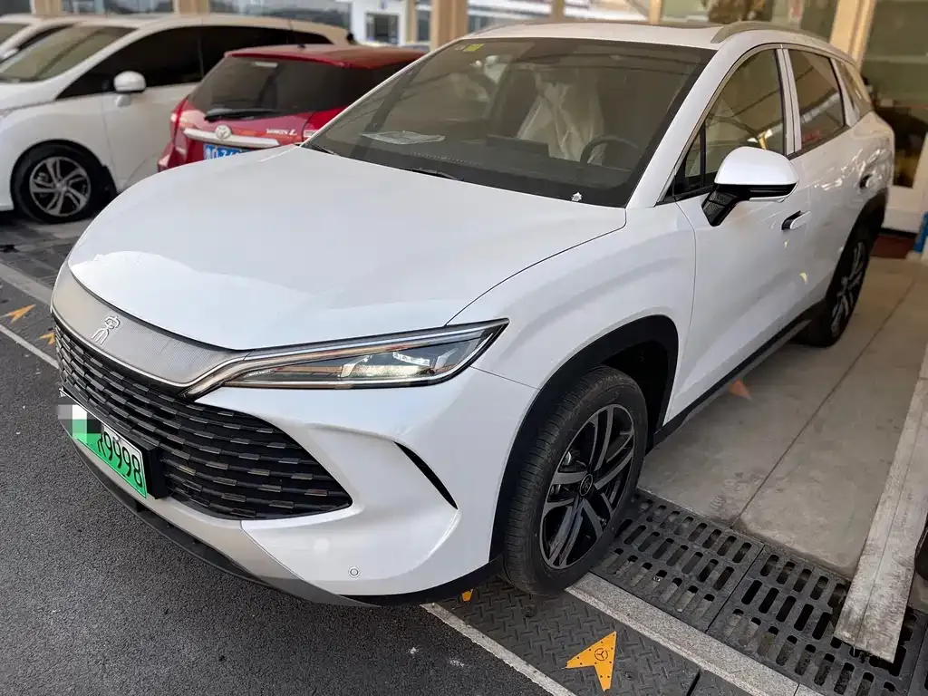 BYD L DM-i — фото 1