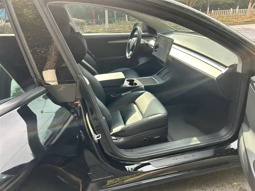 Tesla Model 3 — фото 2