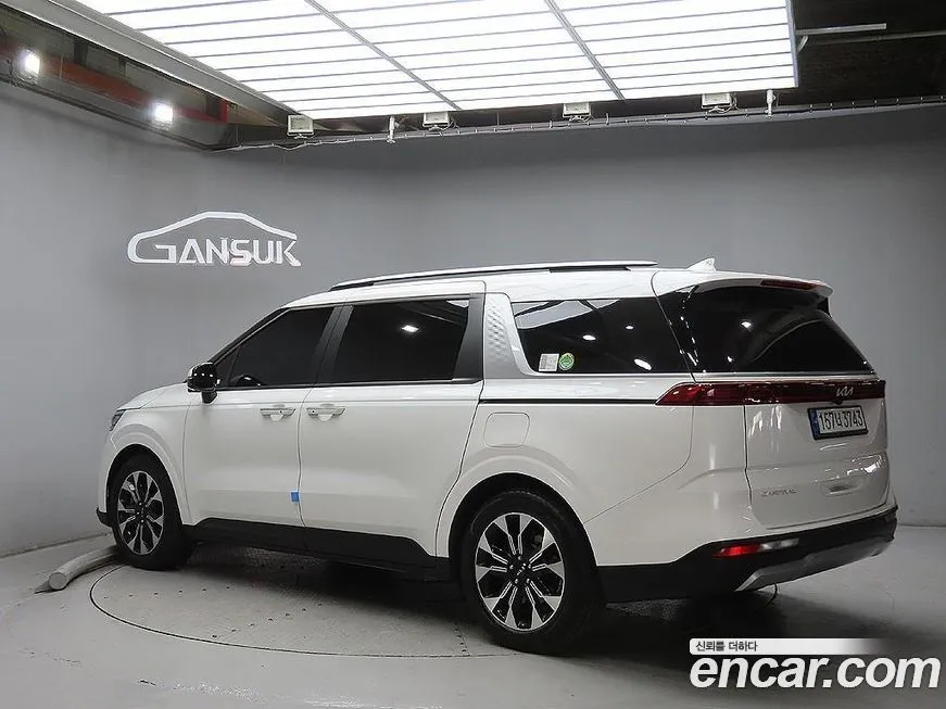 Kia Carnival — фото 10