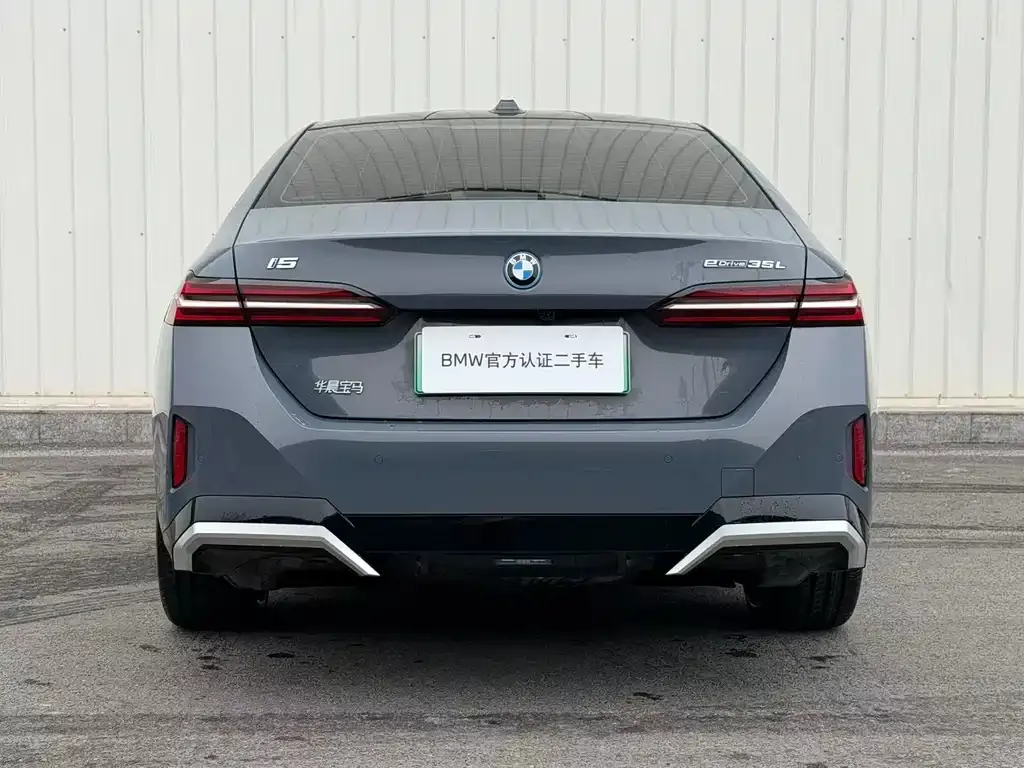 BMW i5 — фото 8