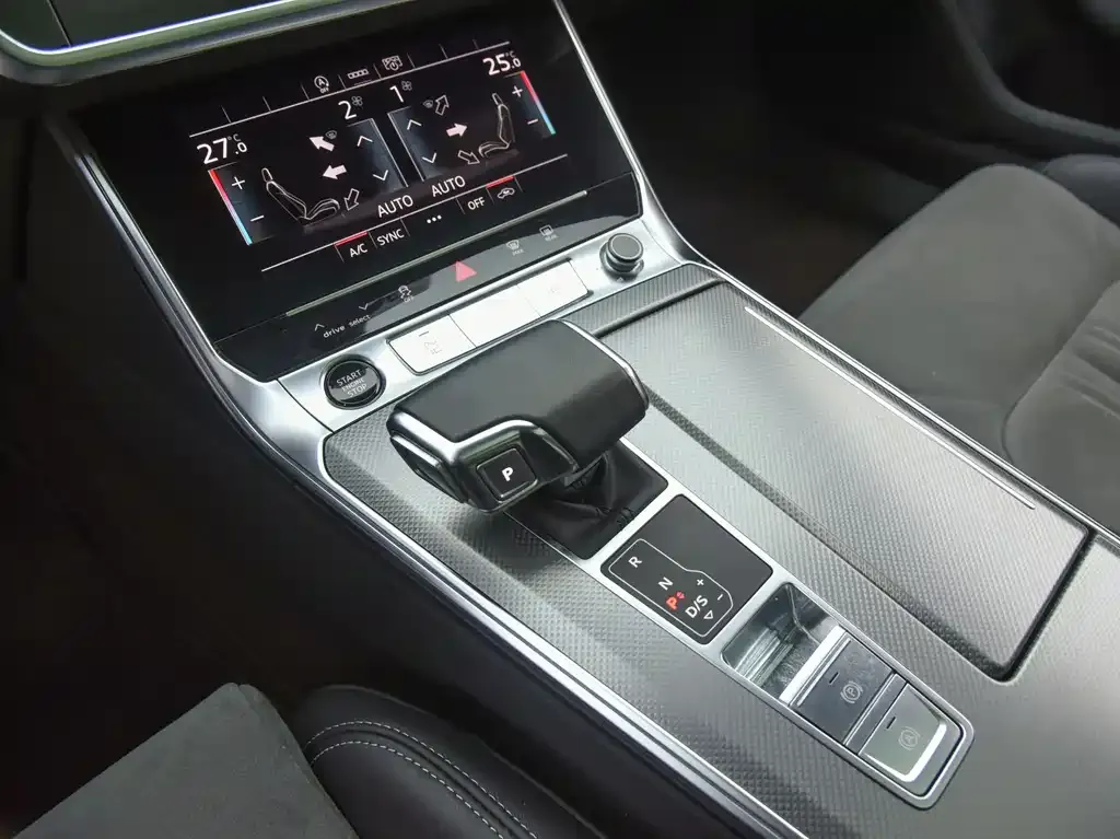 Audi A6L — фото 7