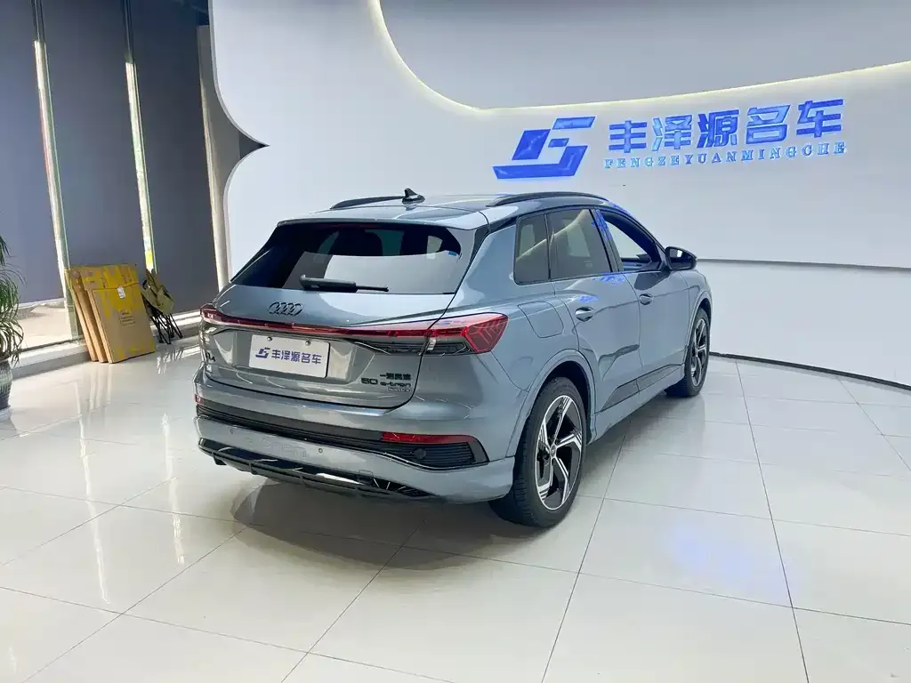 Audi Q4 e-tron — фото 10