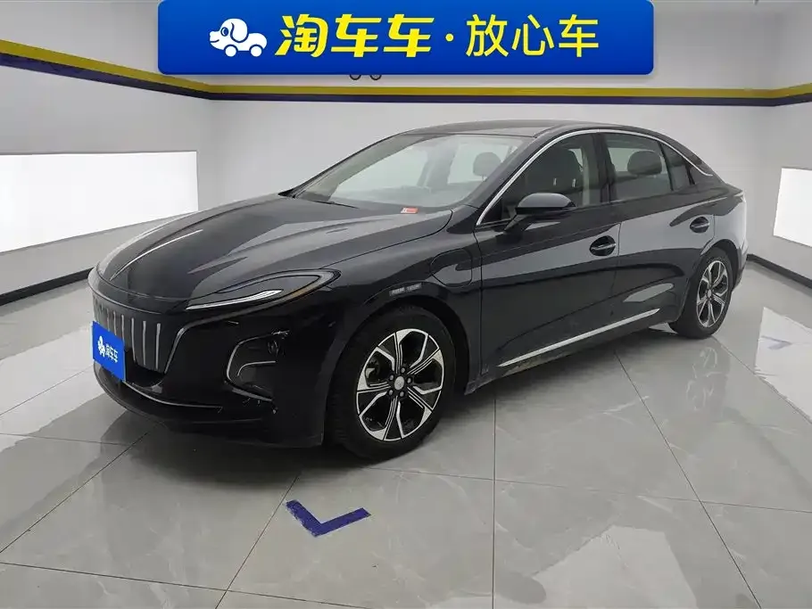 Hongqi E-QM5 — фото 1