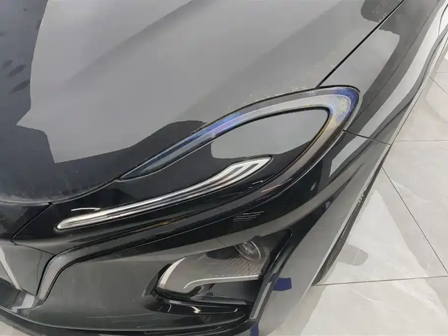 Hongqi E-QM5 — фото 6