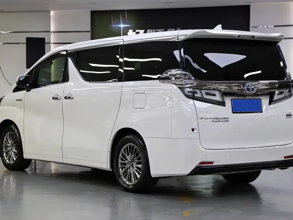 Toyota Vellfire — фото 7
