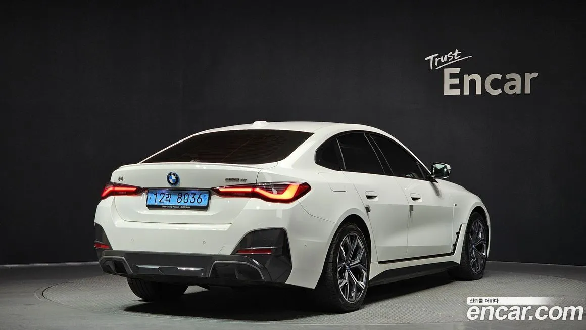 BMW i4 — фото 7