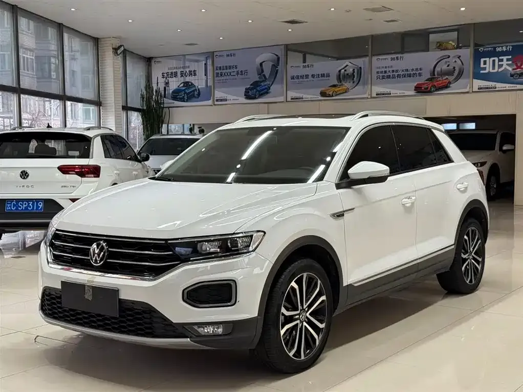 Volkswagen T-Roc — фото 1