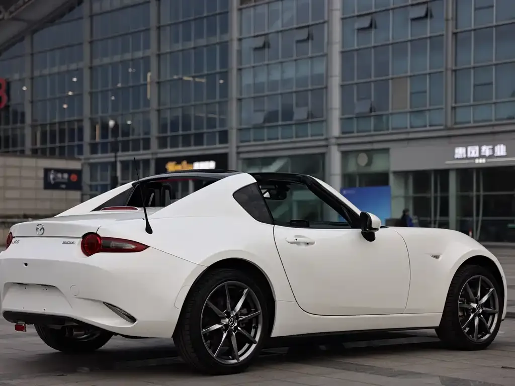 Mazda MX-5 — фото 10