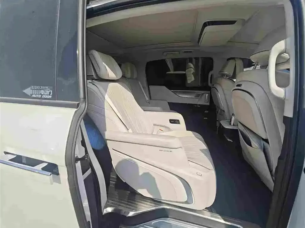 Buick GL8 Hybrid — фото 2