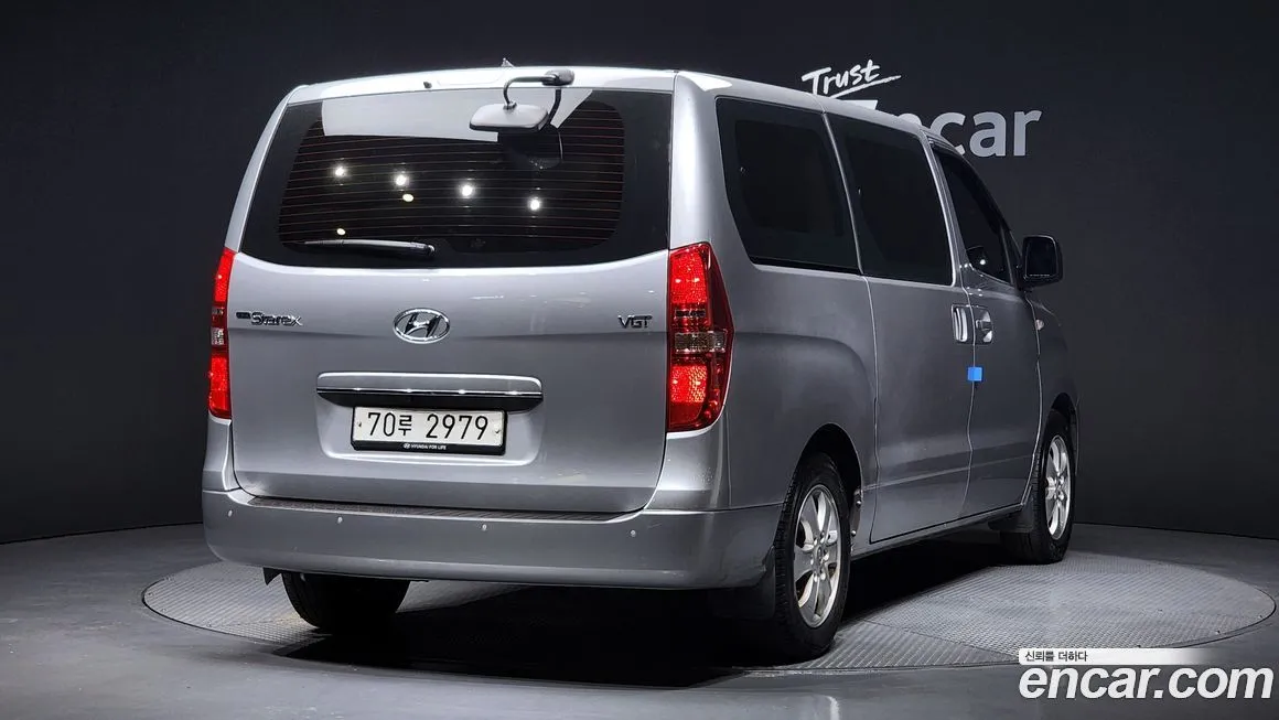 Hyundai Starex — фото 3