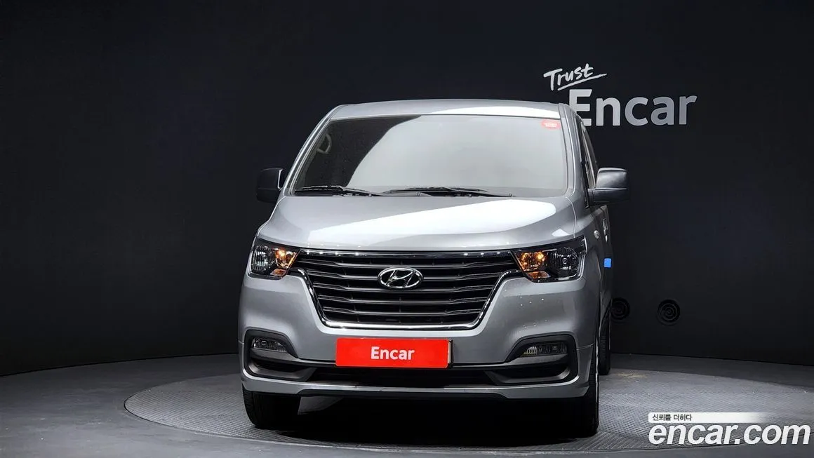 Hyundai Starex — фото 2