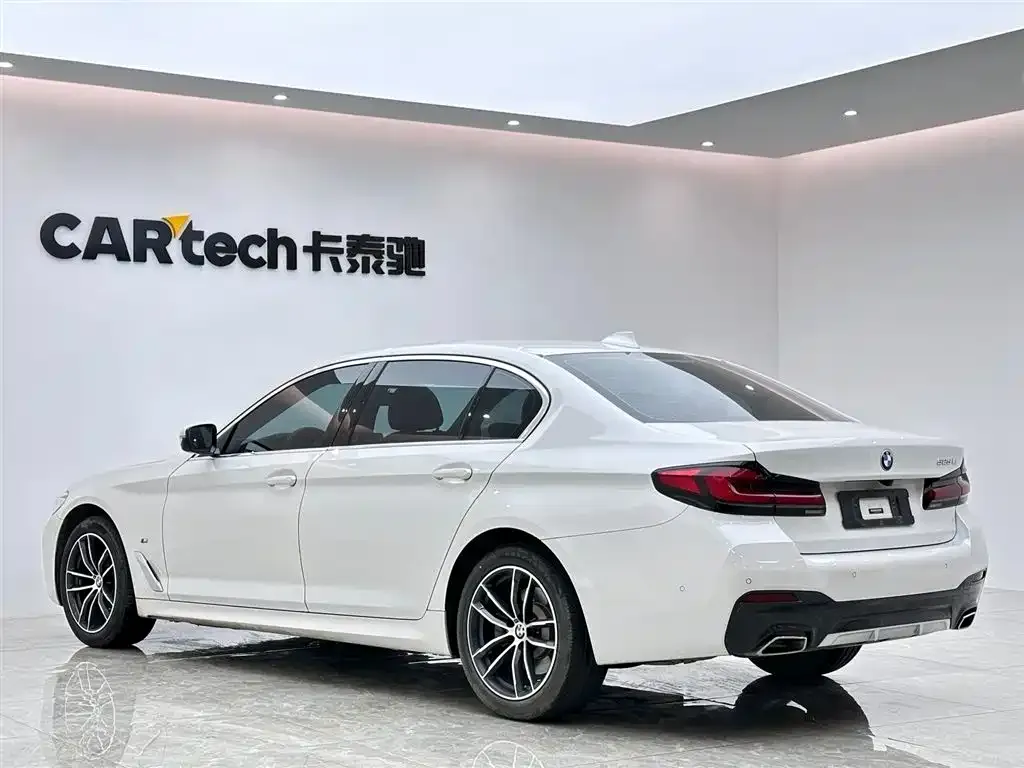 BMW 5 Series — фото 2