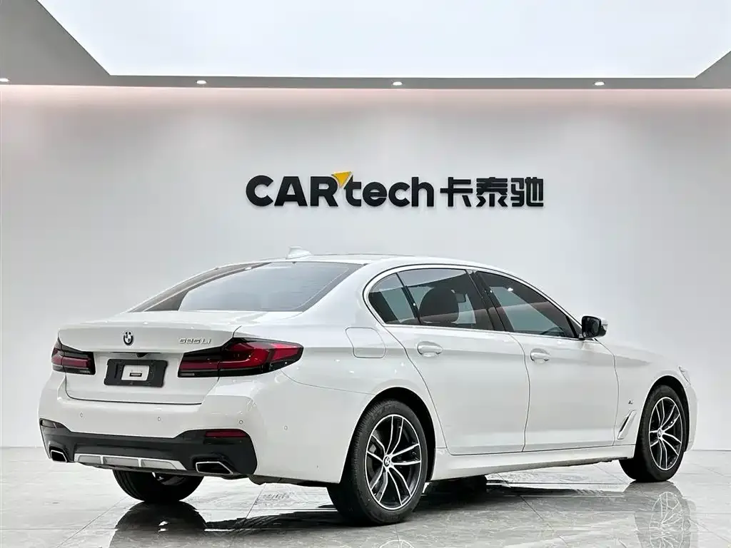 BMW 5 Series — фото 8