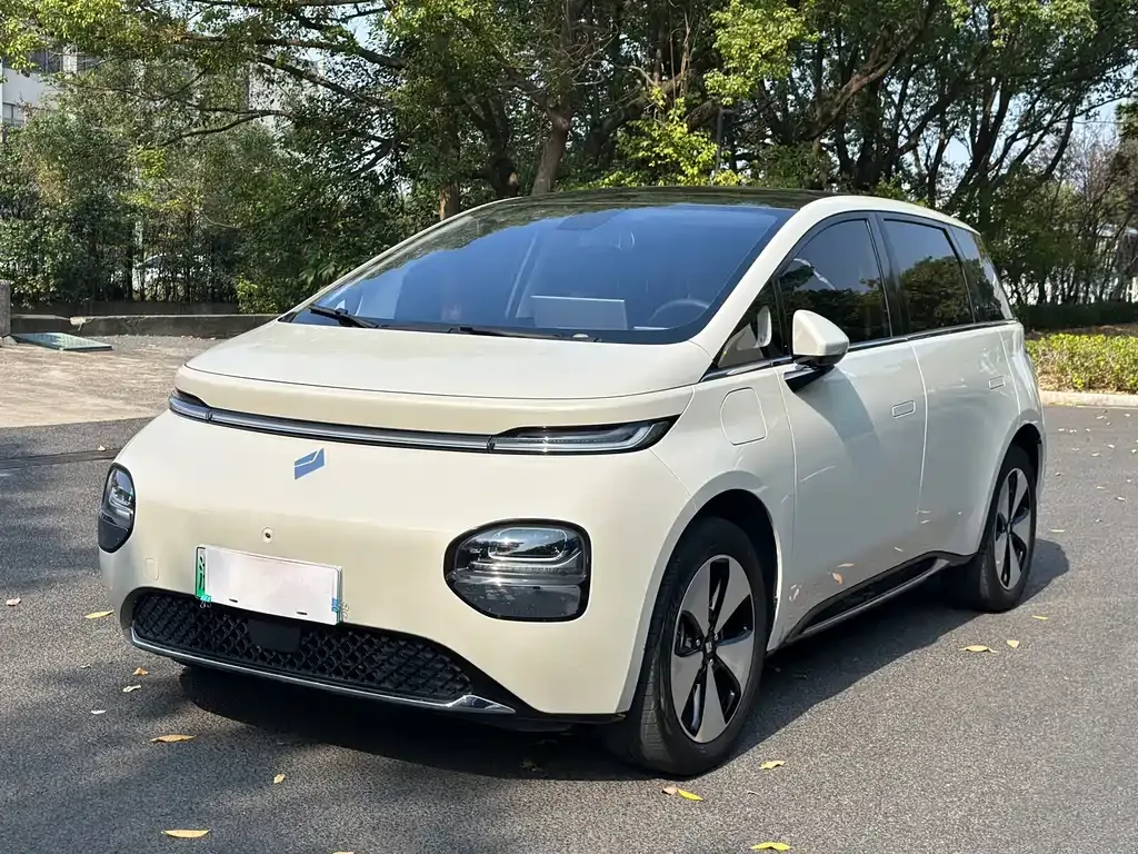 Baojun Yunduo — фото 1