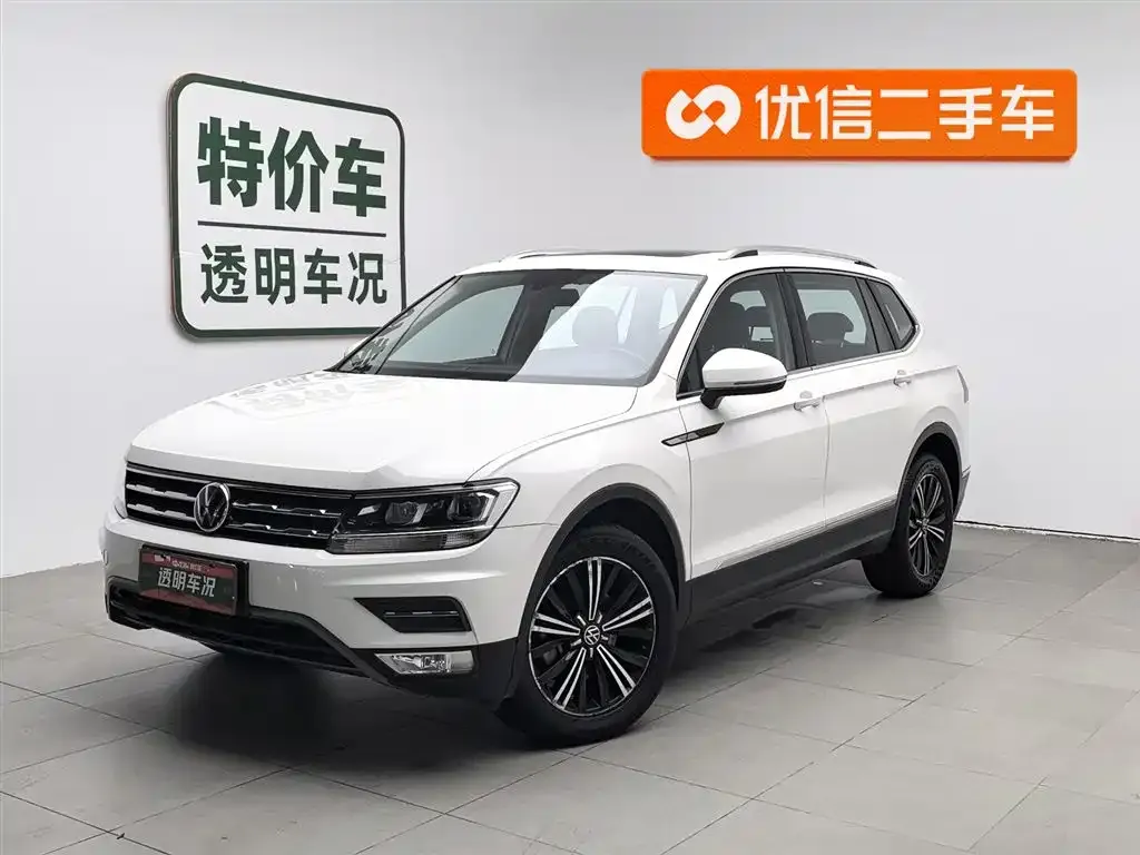 Volkswagen Tiguan L — фото 1