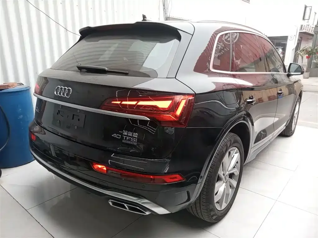 Audi Q5L — фото 5