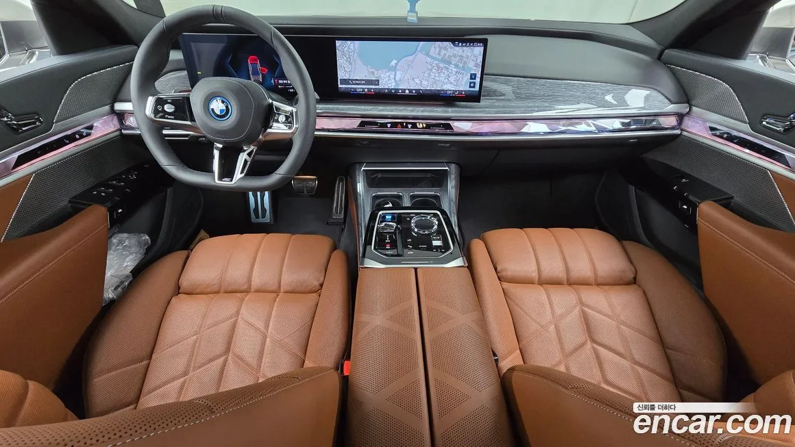 BMW i7 — фото 7