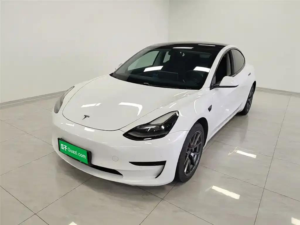 Tesla Model 3 — фото 4