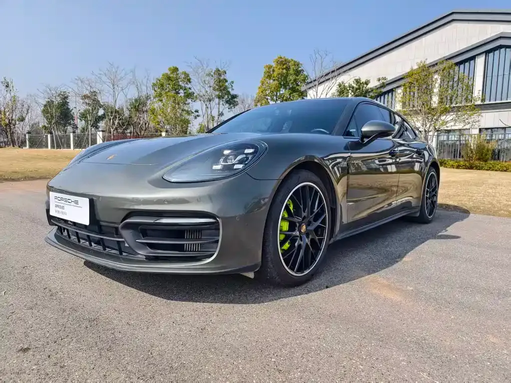 Porsche Panamera Hybrid — фото 1