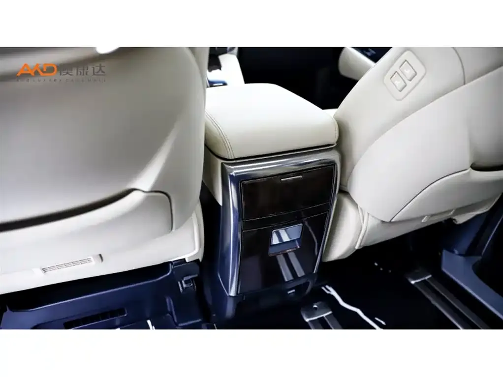 Toyota Alphard — фото 4