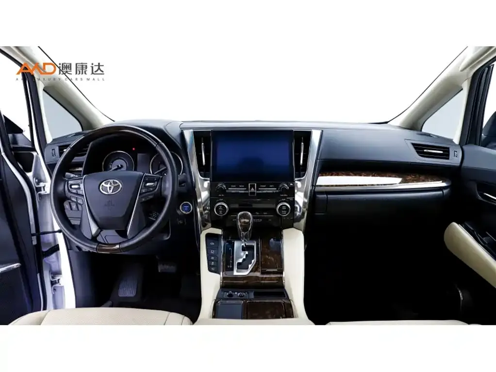 Toyota Alphard — фото 5