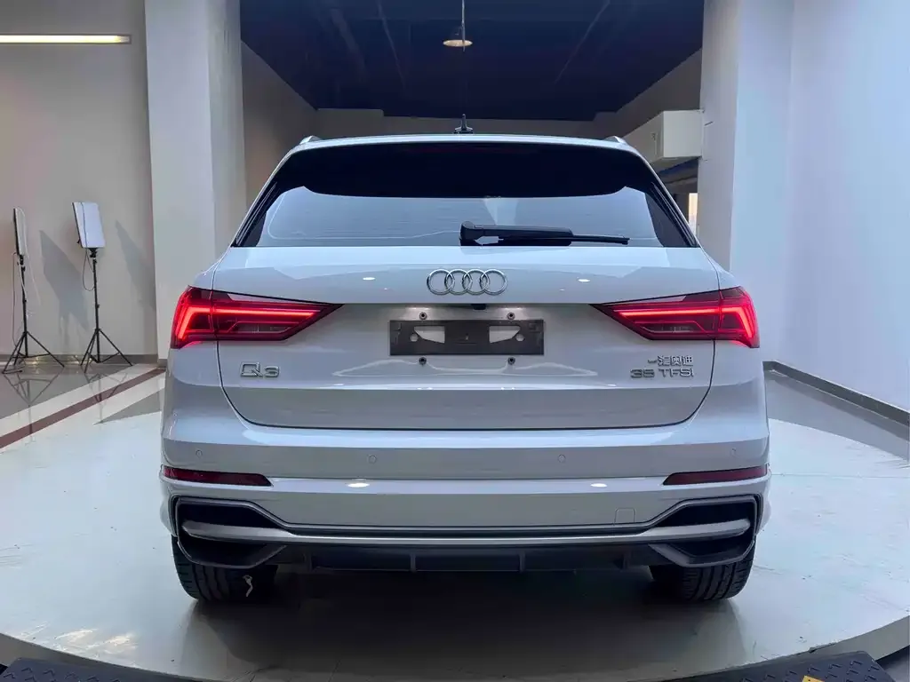 Audi Q3 — фото 9