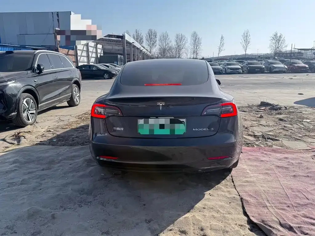 Tesla Model 3 — фото 9