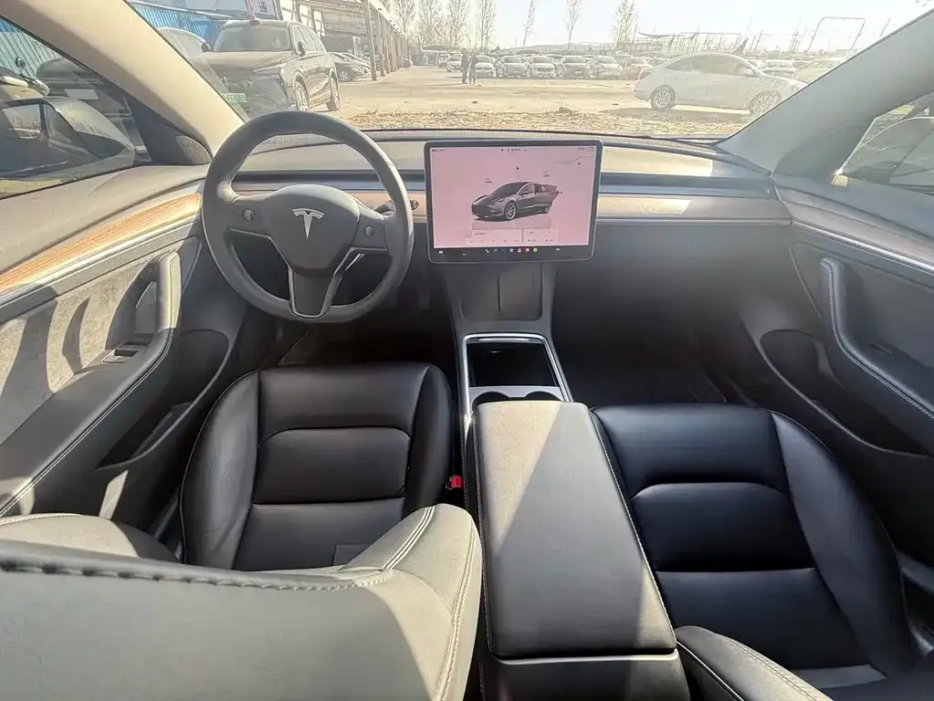 Tesla Model 3 — фото 6