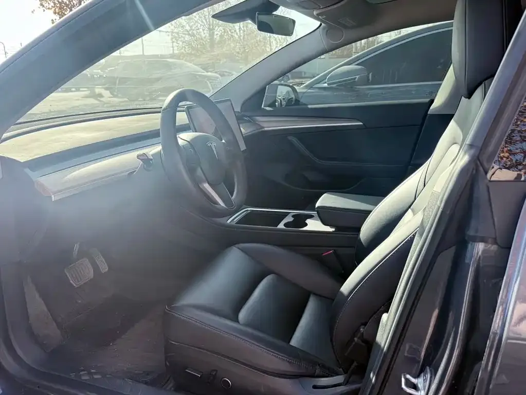 Tesla Model 3 — фото 4