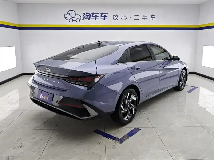 Hyundai Elantra — фото 2