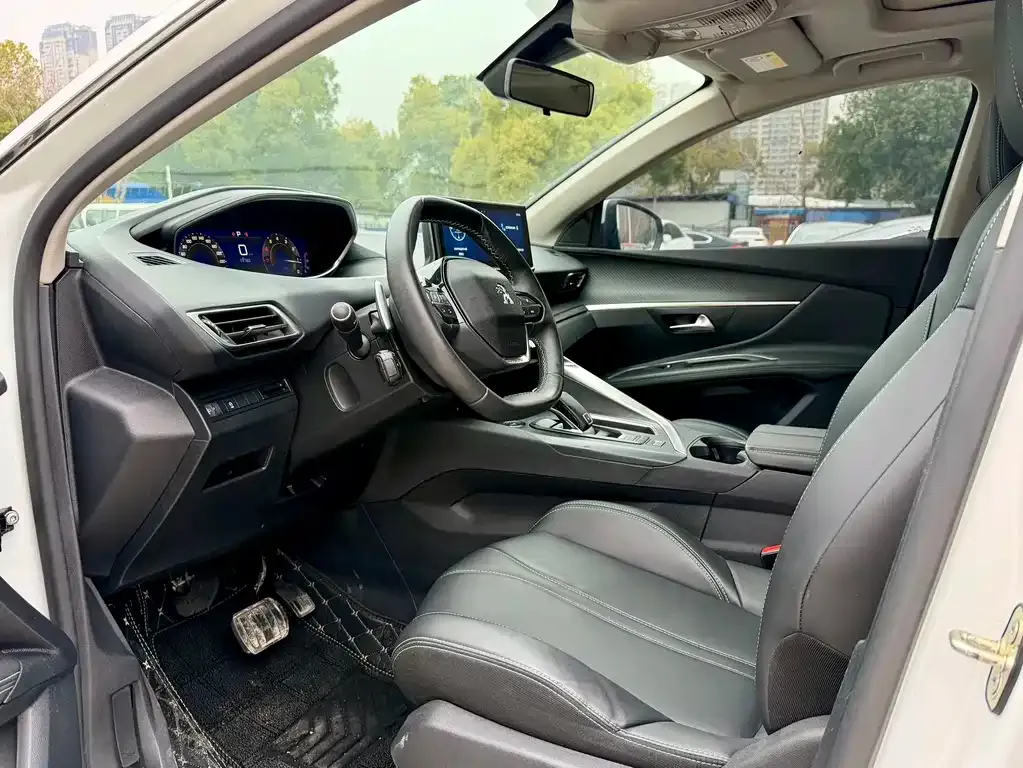 Peugeot 5008 — фото 10