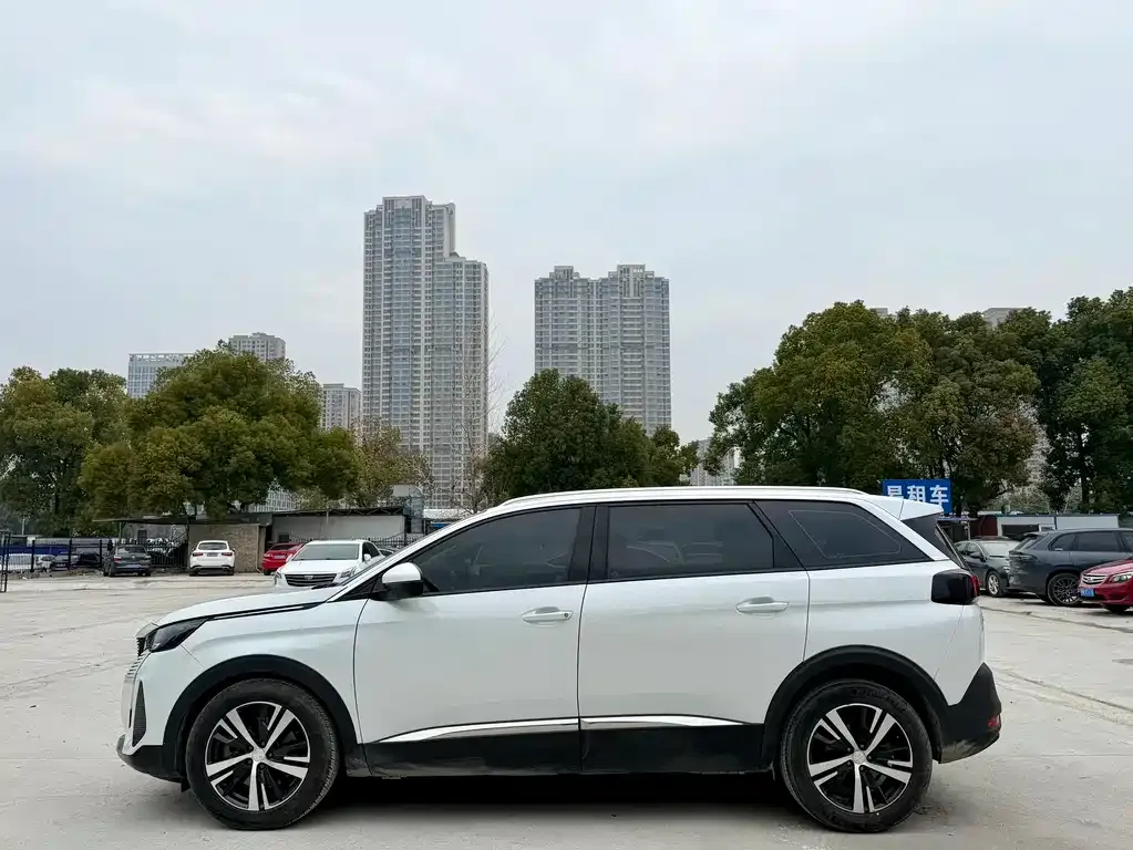 Peugeot 5008 — фото 4