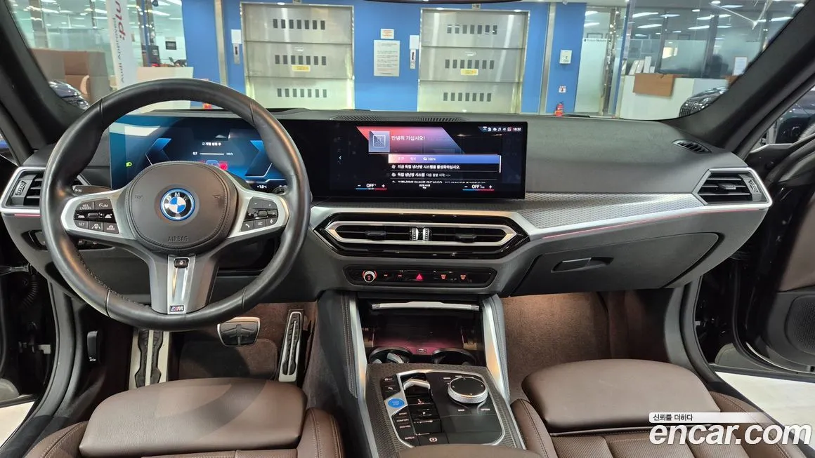 BMW i4 — фото 7
